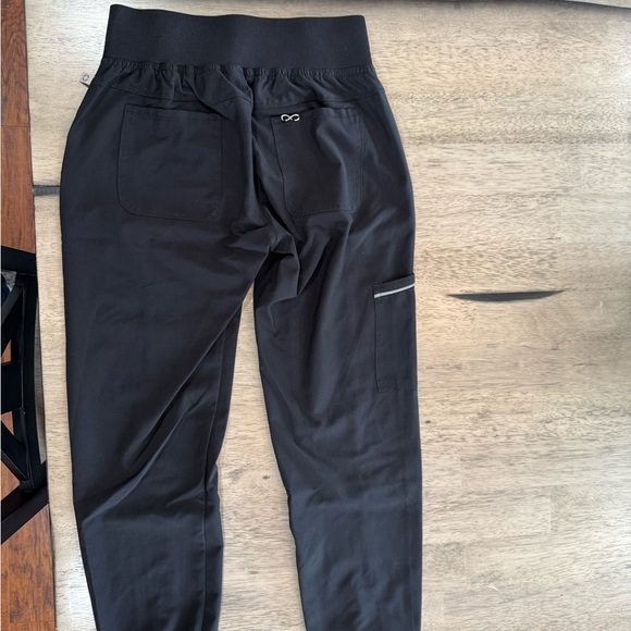 Cherokee Scrub Set - Picture 7 of 11